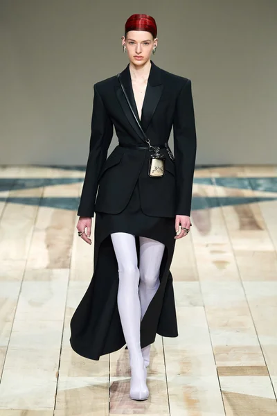 Look 30